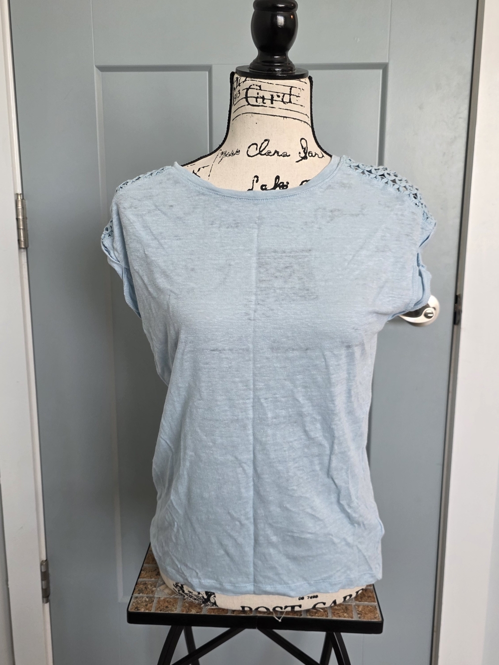 Artisan NY 100% Linen Light Blue Crochet Shoulder Top Size Medium